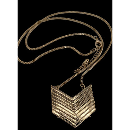 Glam Geometric Metal Gold Chevron Pendant Necklace 27 Inch Like New