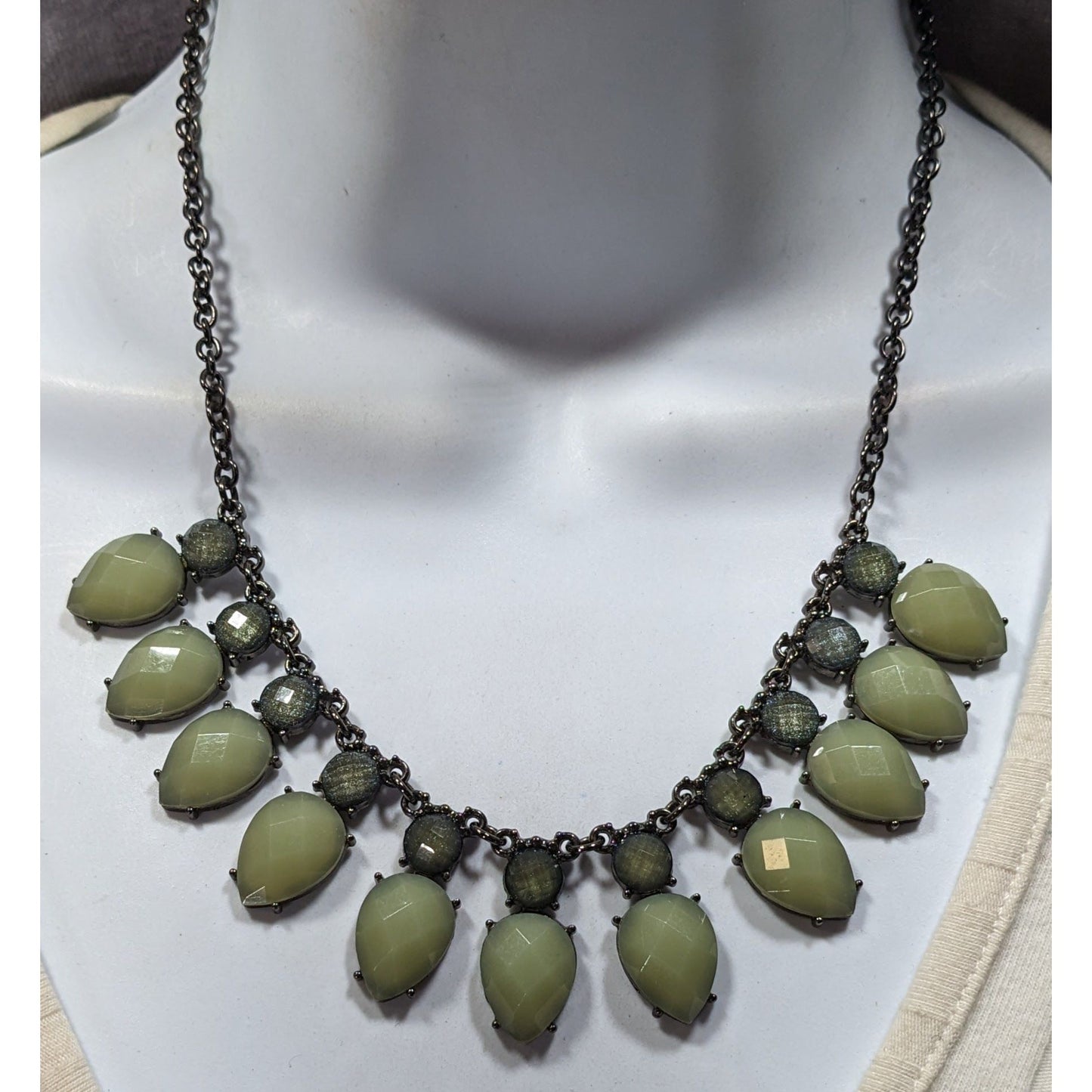 Green Teardrop Beaded Statement Necklace With Adjustable Chain