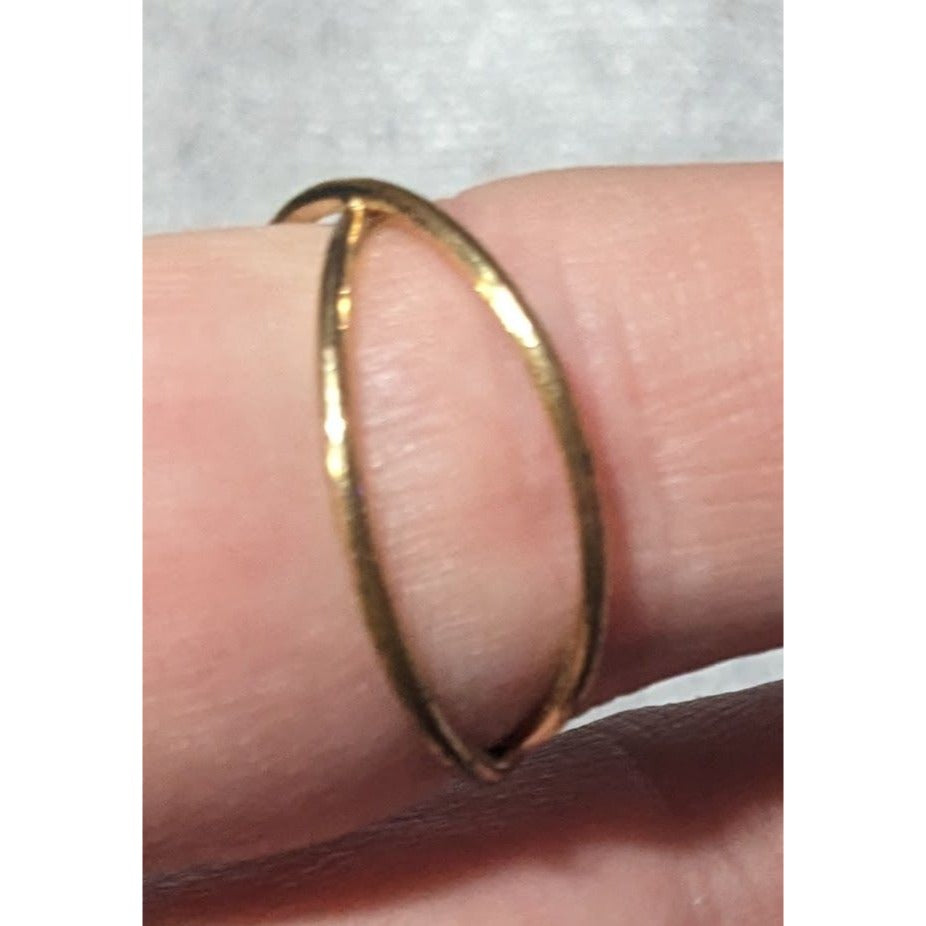 Minimalist Modern Gold Tone Double Band Criss Cross Ring Size 8