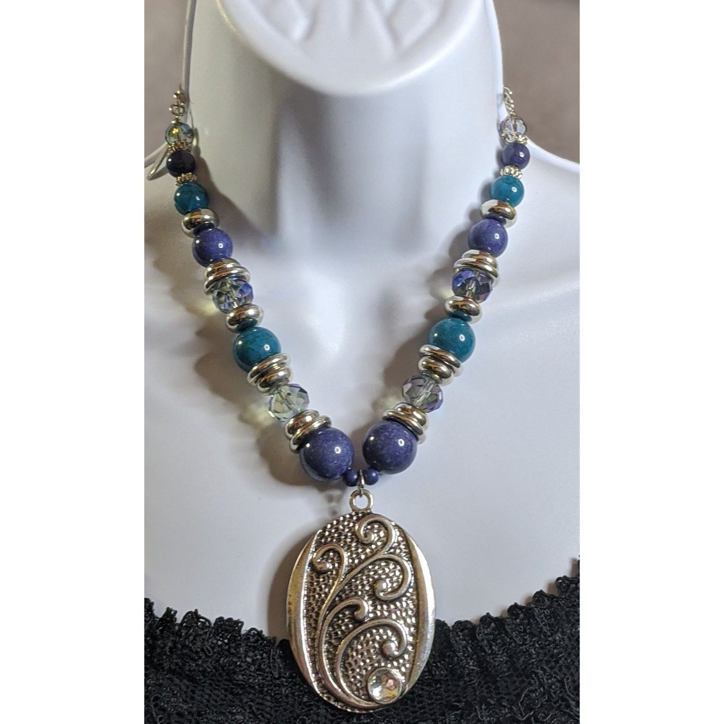 Julea Floral Beaded Necklace With Decorative Silver Tone Pendant