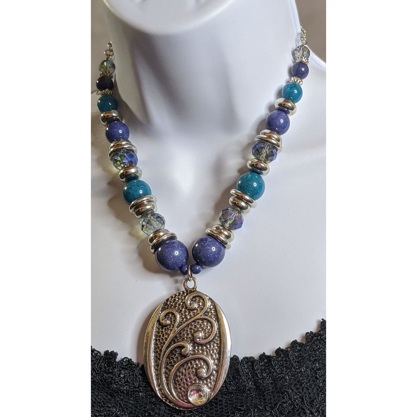 Julea Floral Beaded Necklace With Decorative Silver Tone Pendant