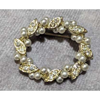 Vintage Gold Tone Rhinestone Faux Pearl Wreath Brooch