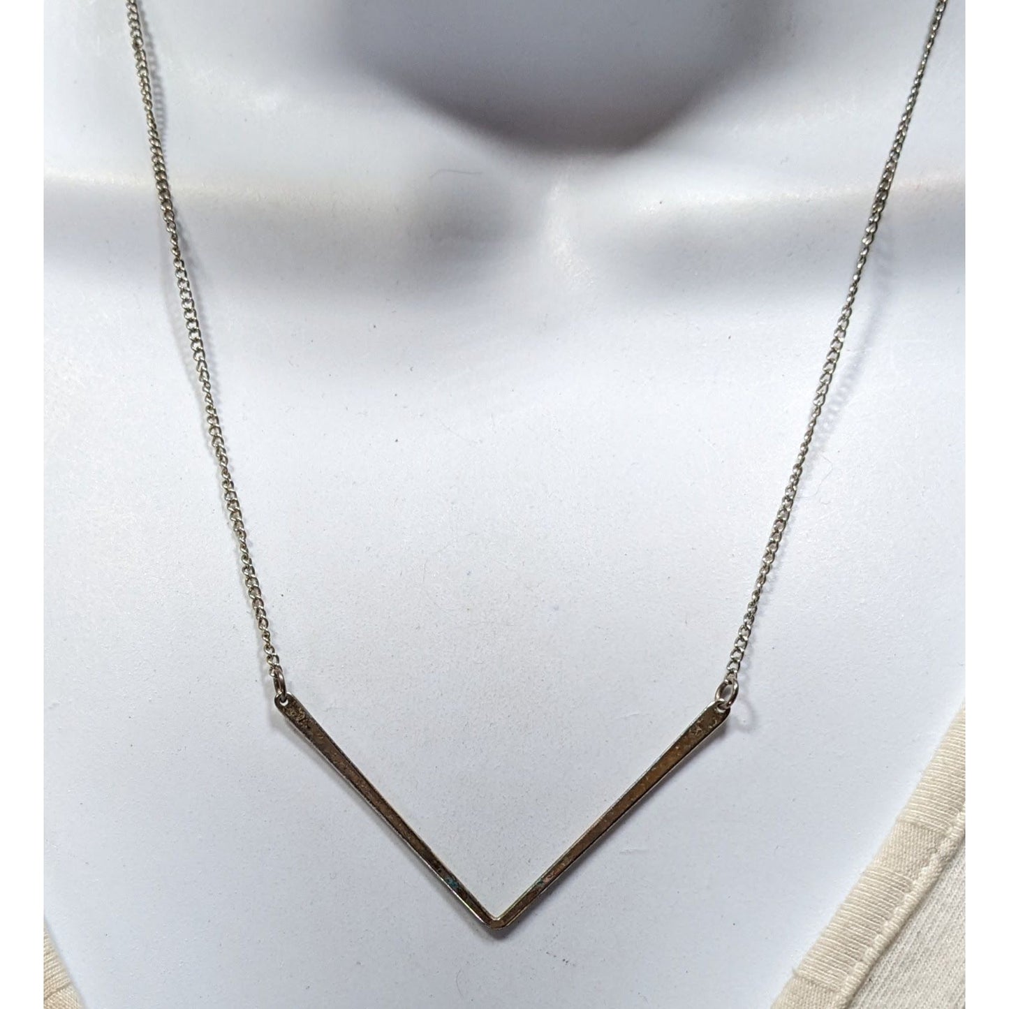 Minimalist Silver-Tone Chevron Pendant Necklace With Adjustable Chain