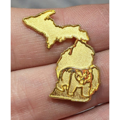Vintage Michigan State Shaped Gold Tone Lapel Pin With Bear