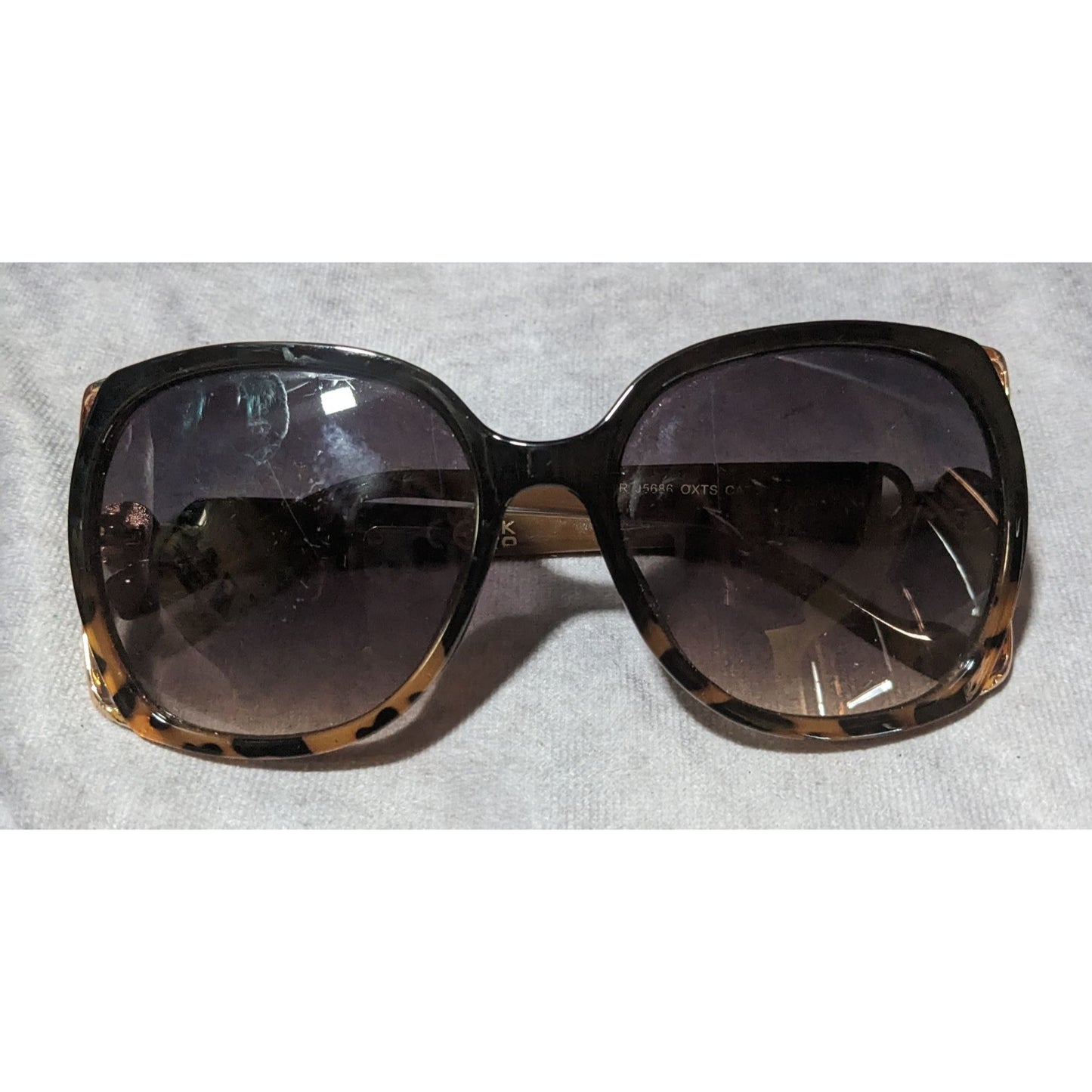 Jessica Simpson Black And Brown Oversized Tortoise Sunglasses