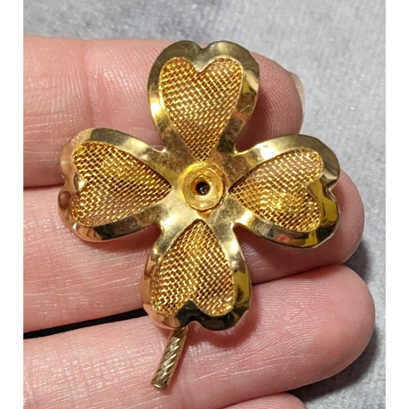 Vintage Gold Tone Mesh Four Leaf Clover Brooch