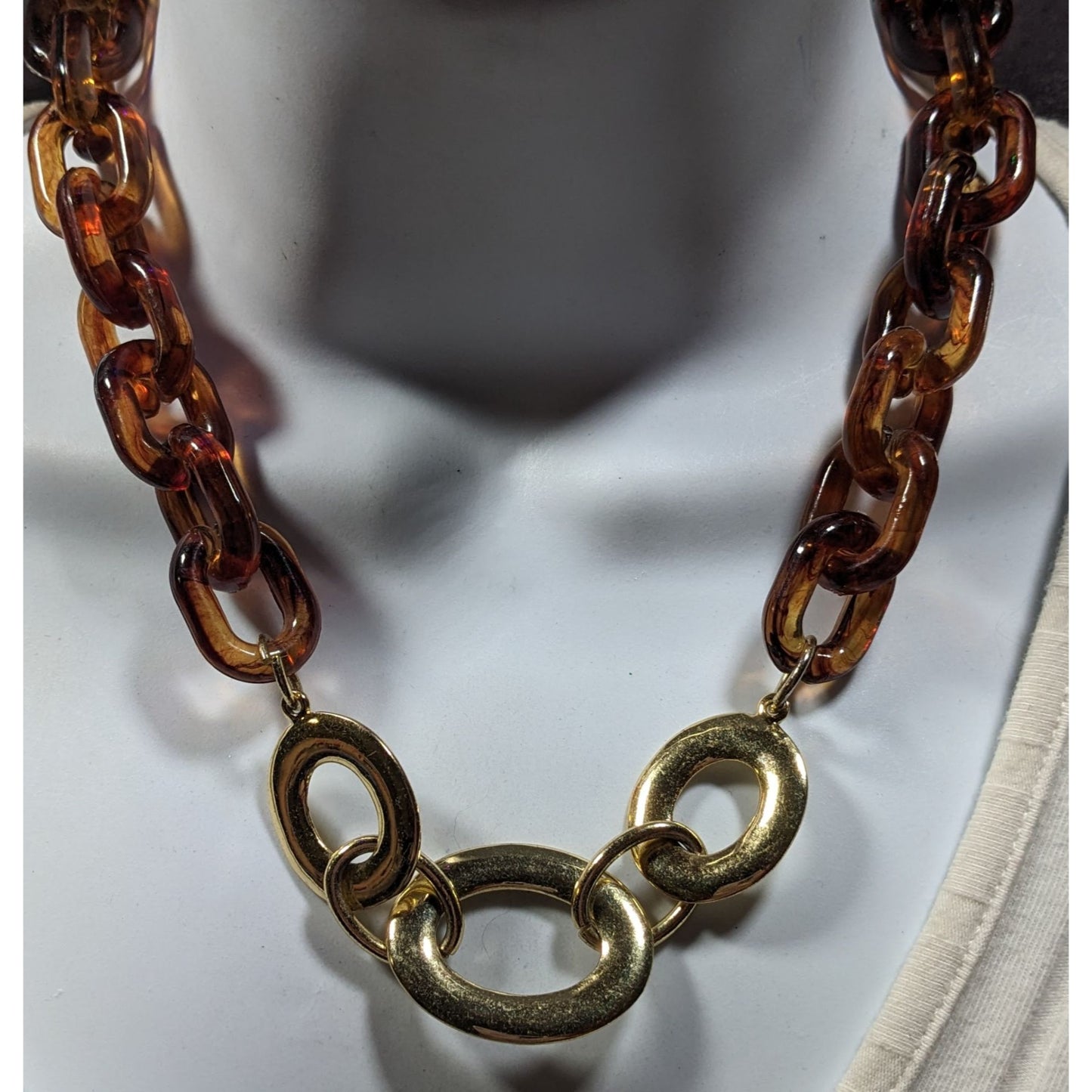 90s Style Tortoise And Gold Tone Chunky Link Necklace