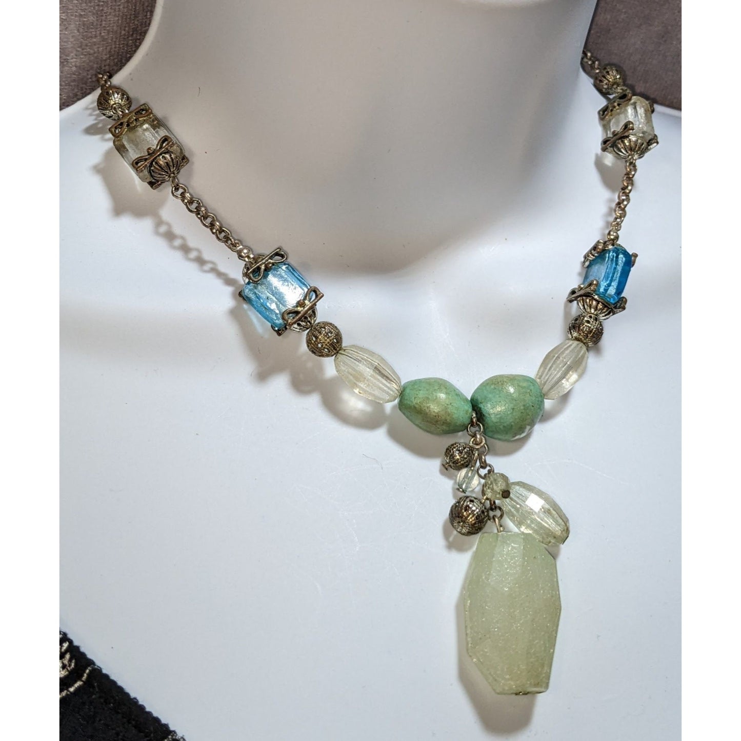 Vintage Avon "Sea Spray" Pendant Necklace