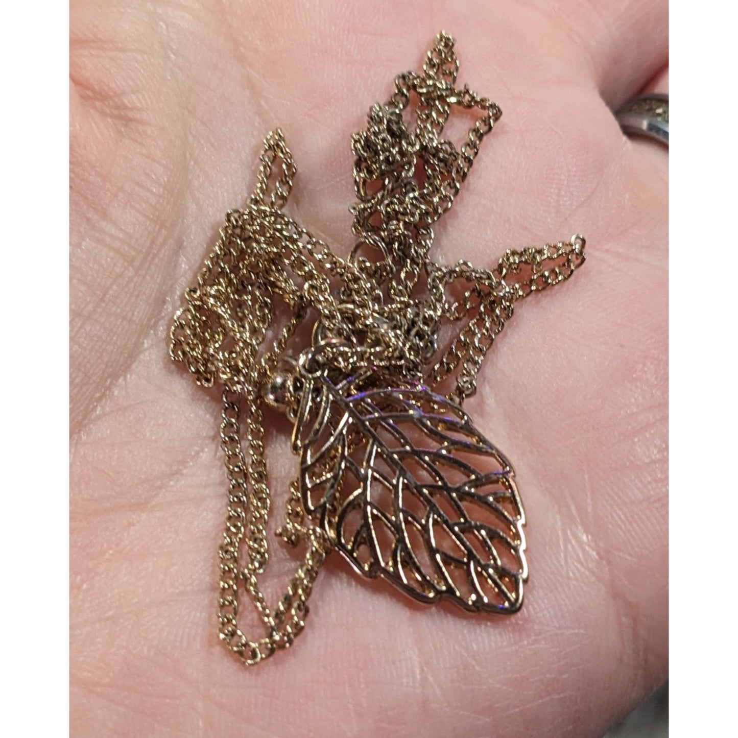 Nature Inspired Gold Tone Leaf Pendant Necklace