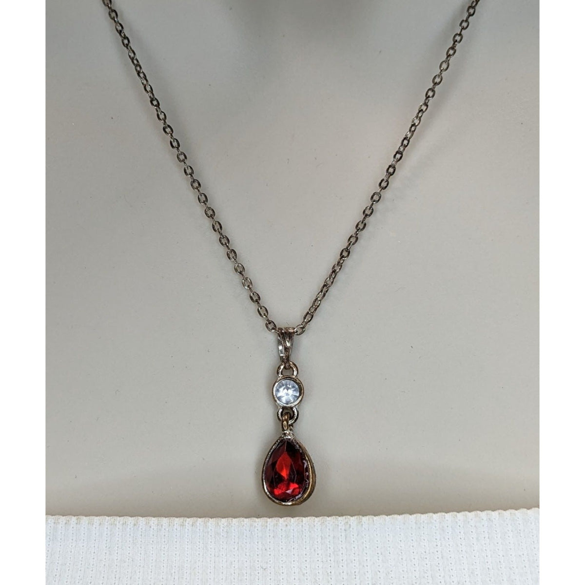 Gothic Vampire Red Teardrop Crystal Silver Tone Pendant Necklace 18 Inch