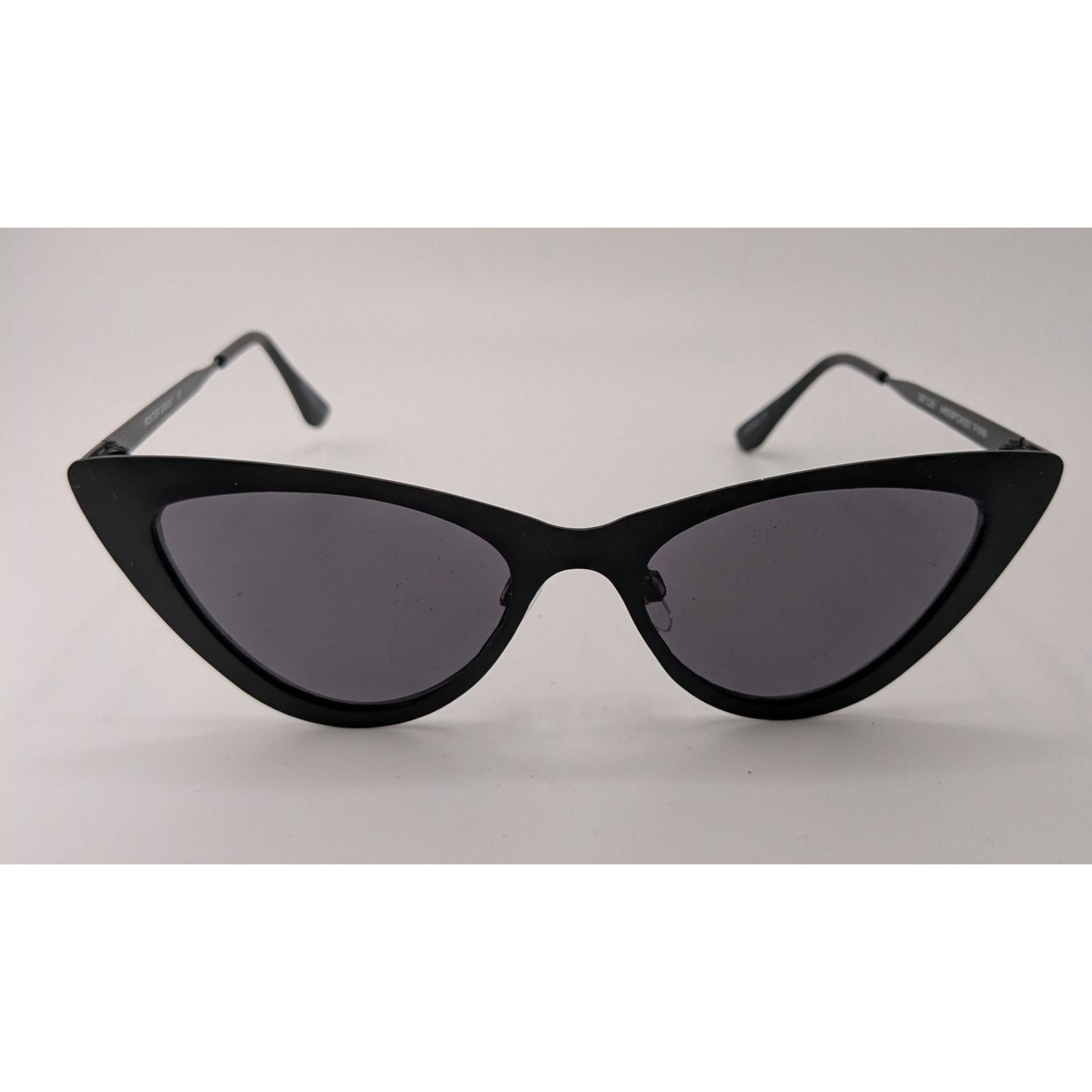 Foster Grant Womens Cat-Eye Sunglasses Black Frame Dark Lenses