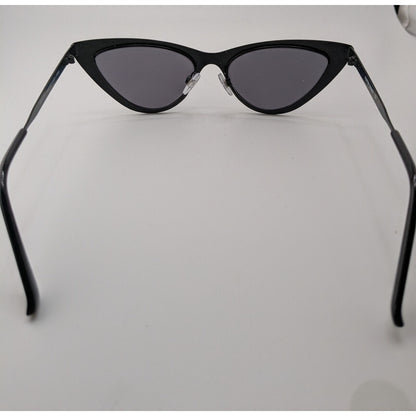 Foster Grant Womens Cat-Eye Sunglasses Black Frame Dark Lenses