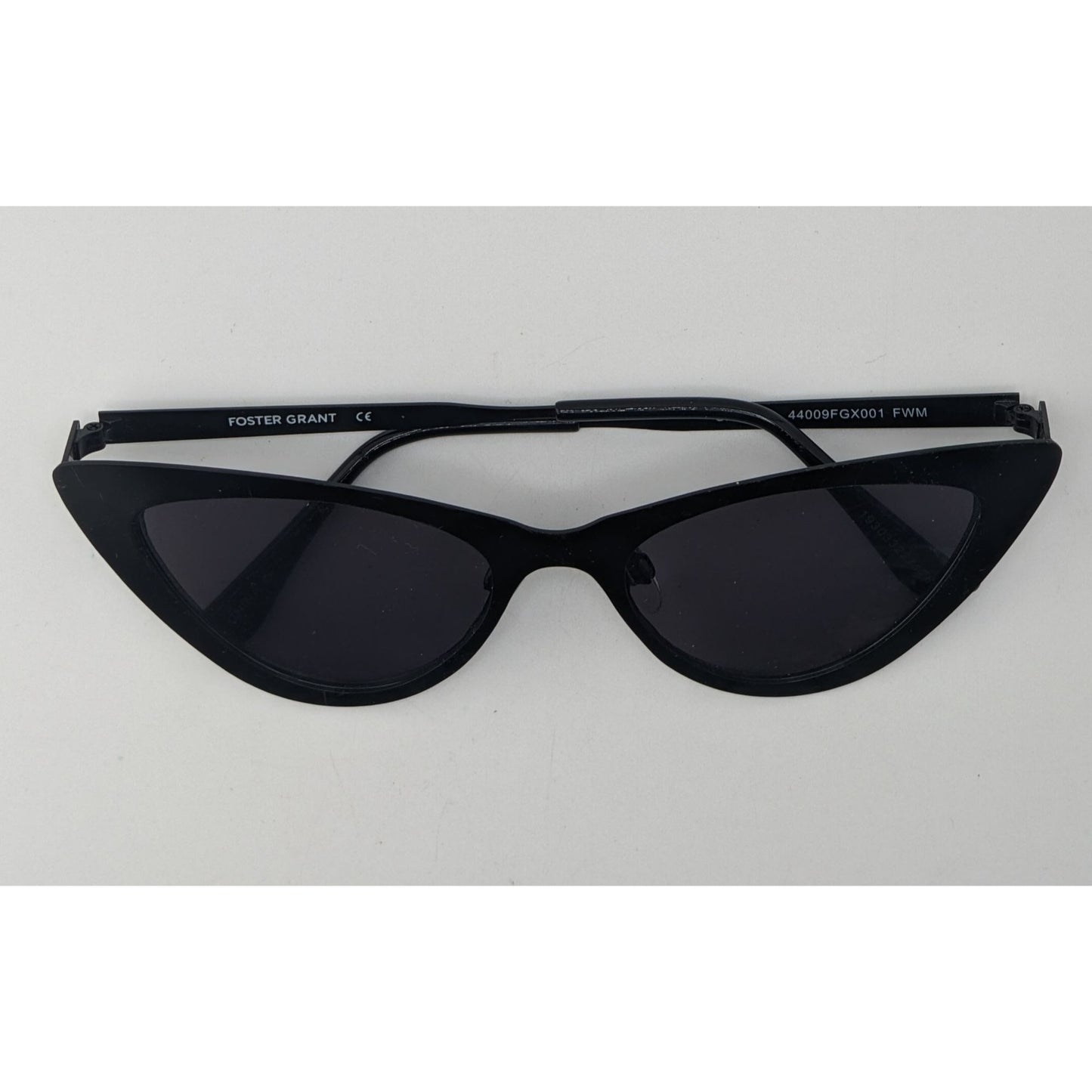 Foster Grant Womens Cat-Eye Sunglasses Black Frame Dark Lenses