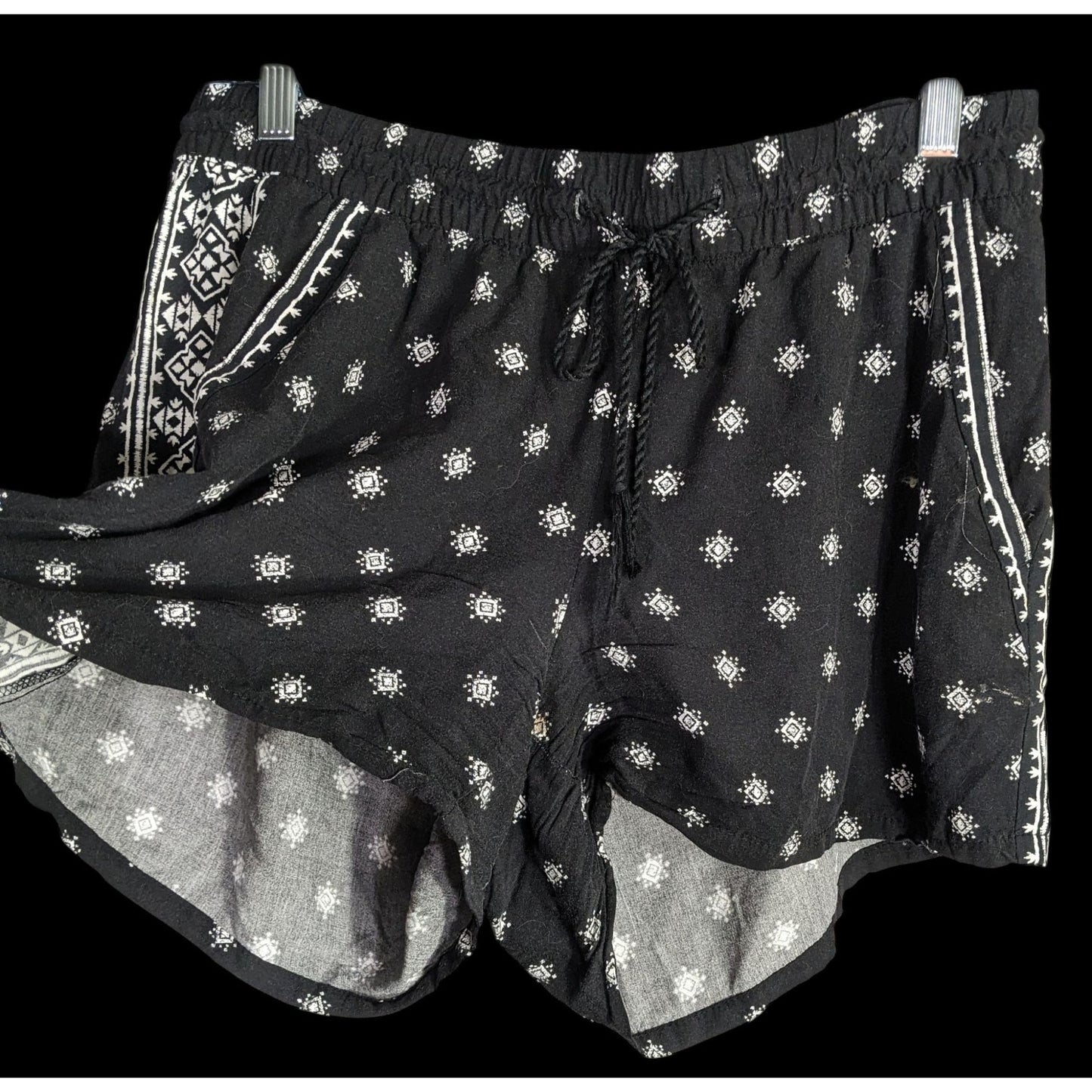 Old Navy Womens Boho Black & White Printed Shorts