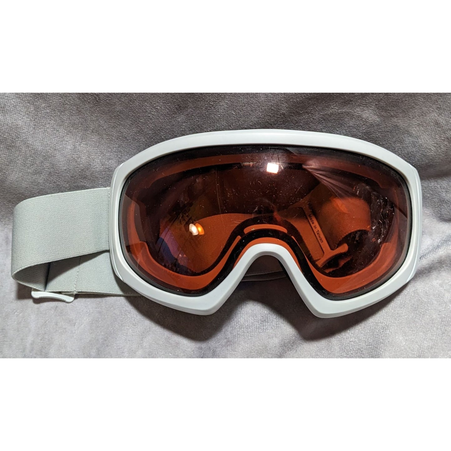 White/Grey Ski Goggles