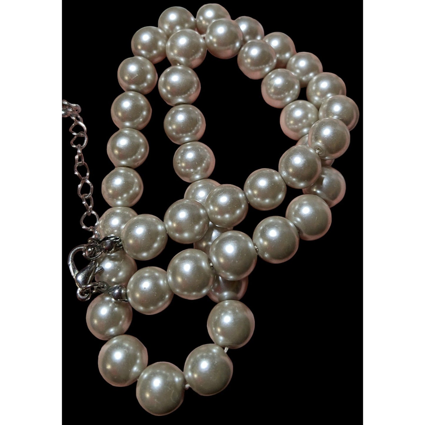 Classic Glass Faux Pearl Beaded Necklace