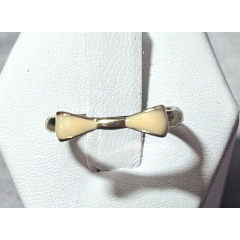 Minimalist Coquette Silver Tone And Cream Bow Ring Size 7