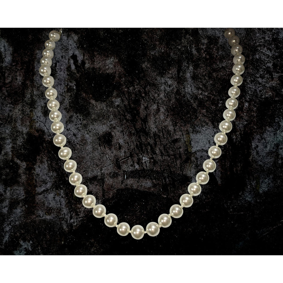 Vintage Classic Glass Pearl Cream Single Strand Necklace 18 Inch Like New