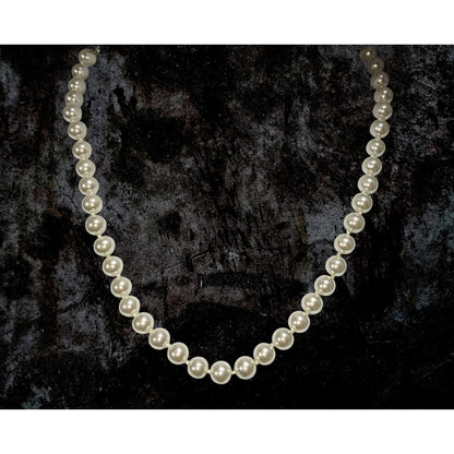Vintage Classic Glass Pearl Cream Single Strand Necklace 18 Inch Like New