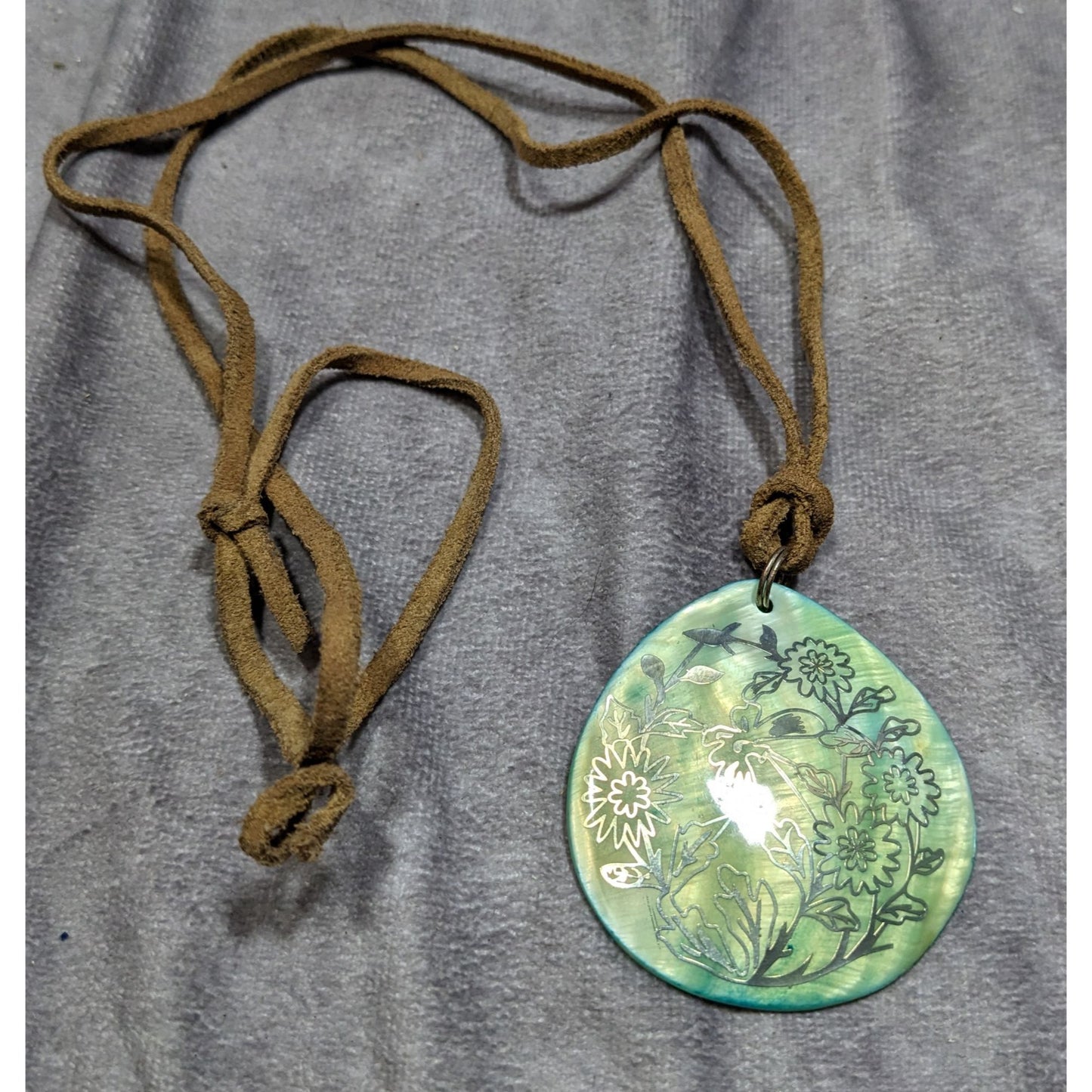 Handmade Floral Shell Pendant Necklace With Suede Cord