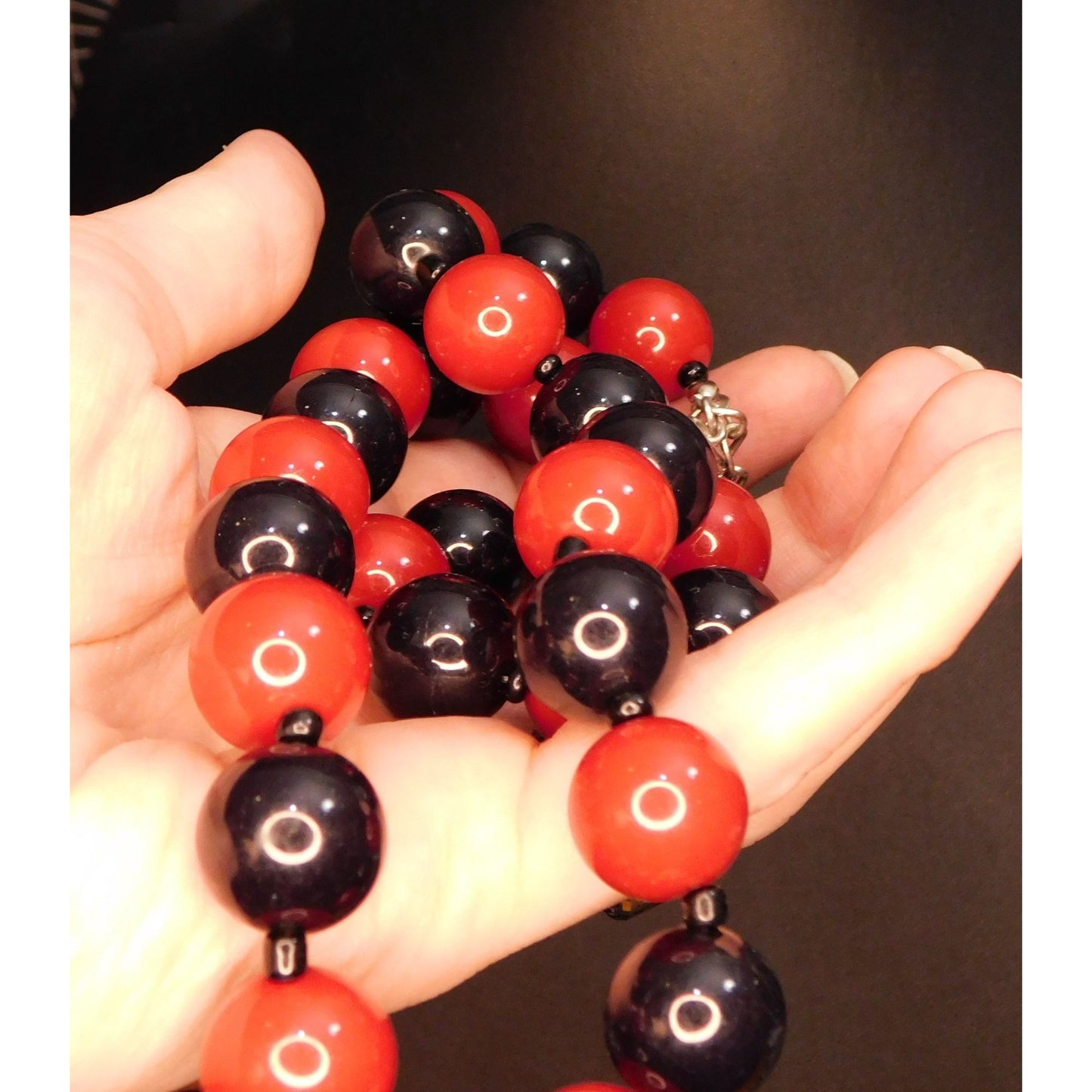 Retro Chunky Black And Red Beaded Necklace