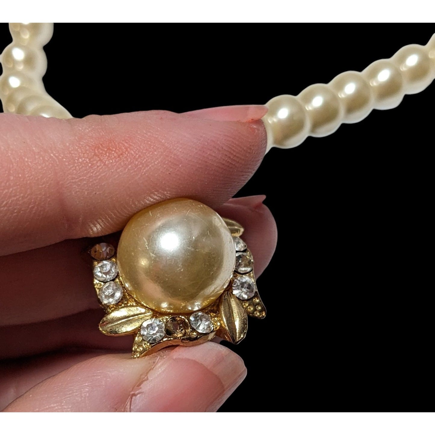 Vintage Floral Gold Pearl Rhinestone Pendant Necklace