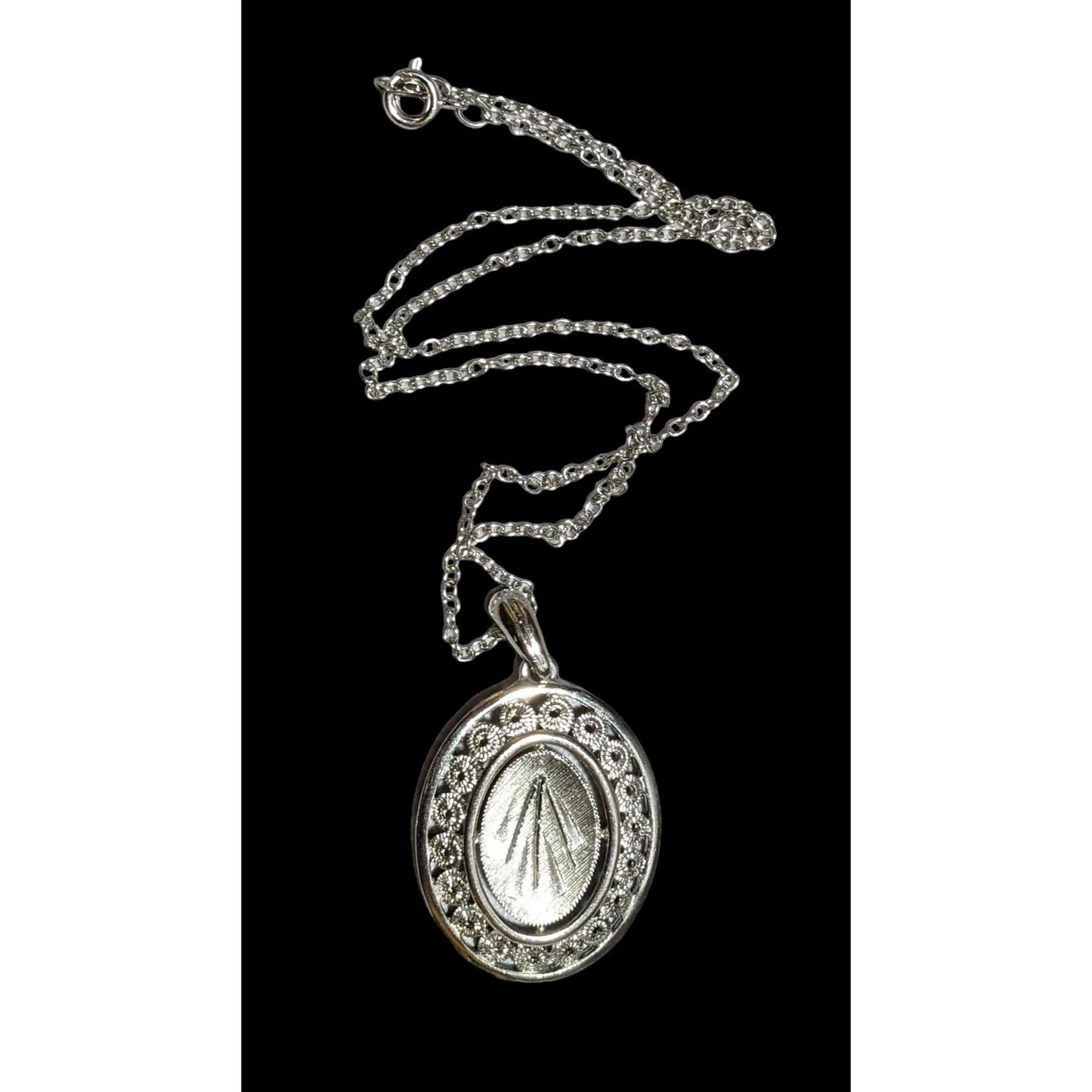 Engraved Retro Silver Oval Pendant Necklace