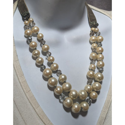 Vintage Monet Green Velvet And Pearl Necklace