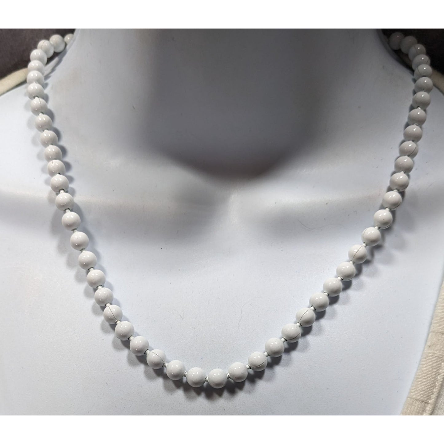 Vintage Oops A Daisy White Hollow Metal Beaded Necklace