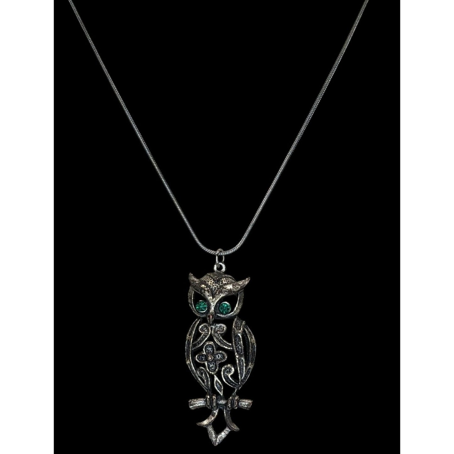 Vintage Witchy Whimsigoth Silver Tone Owl Pendant Necklace With Green Gem Eyes