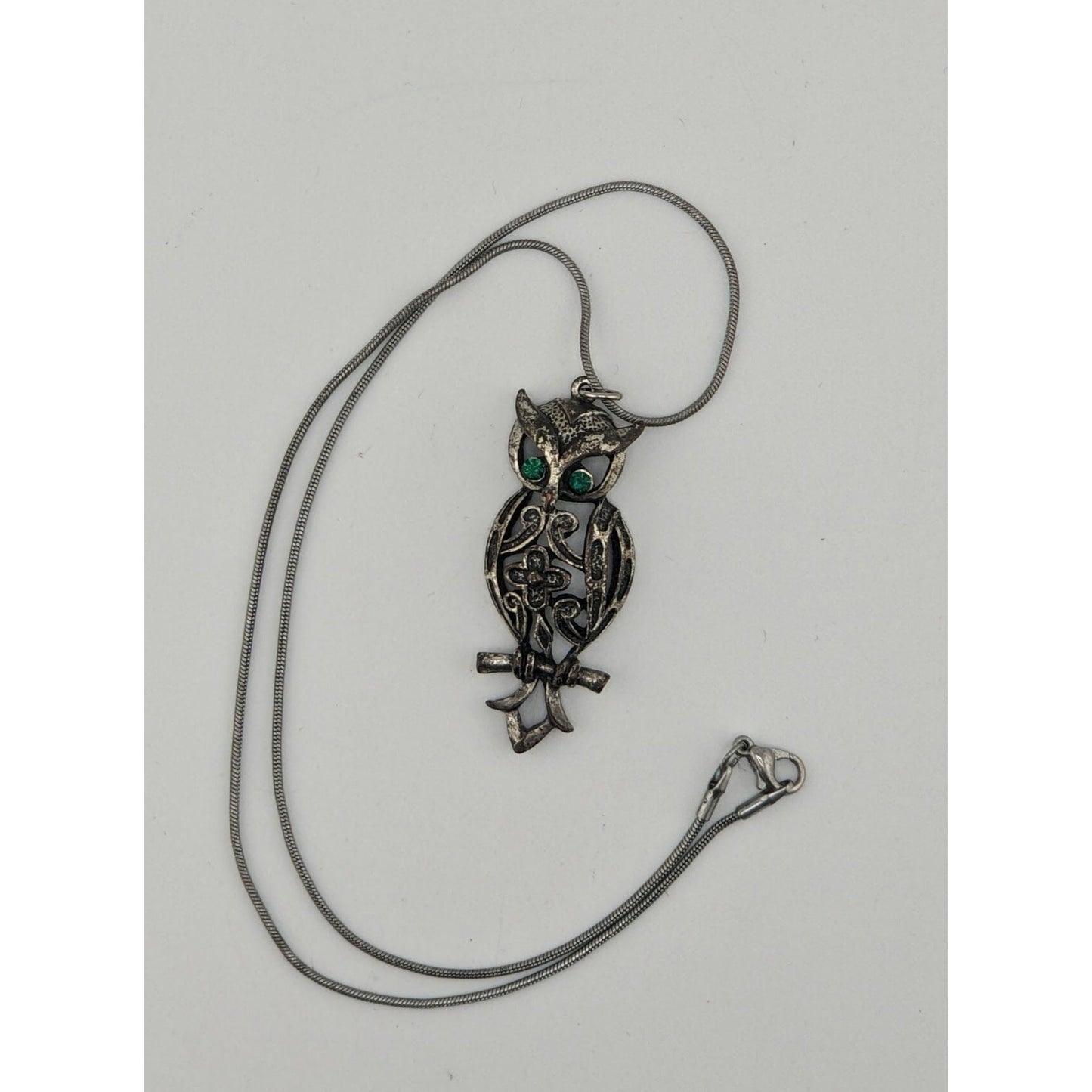 Vintage Witchy Whimsigoth Silver Tone Owl Pendant Necklace With Green Gem Eyes
