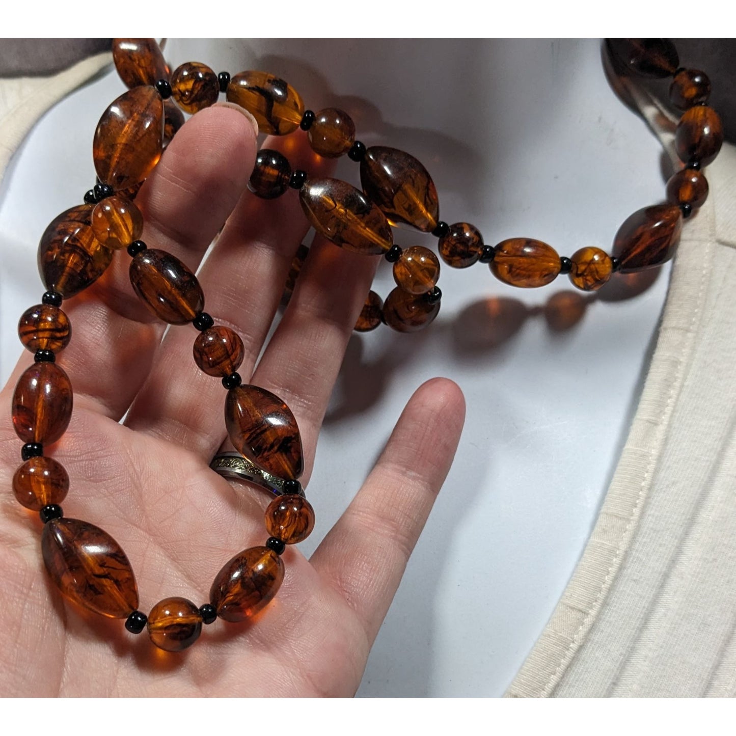 Retro Faux Amber Acrylic Beaded  Necklace