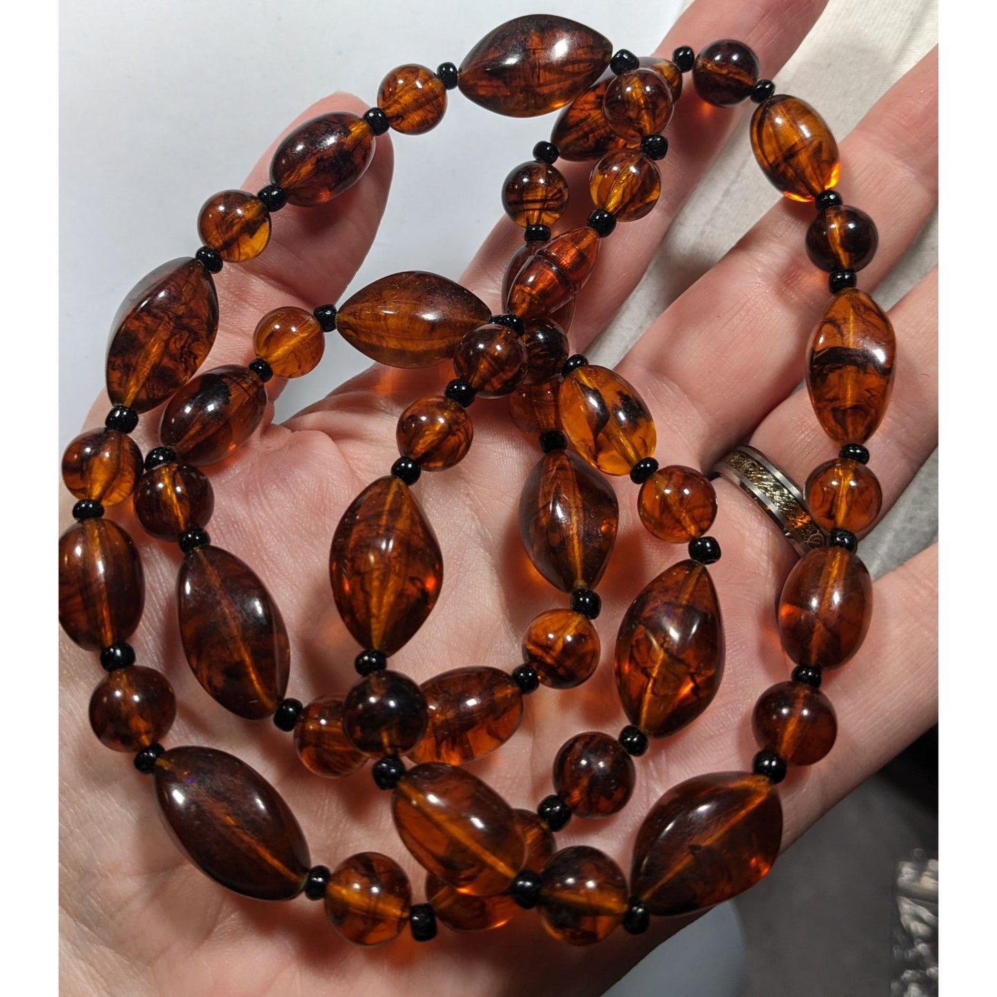 Retro Faux Amber Acrylic Beaded  Necklace