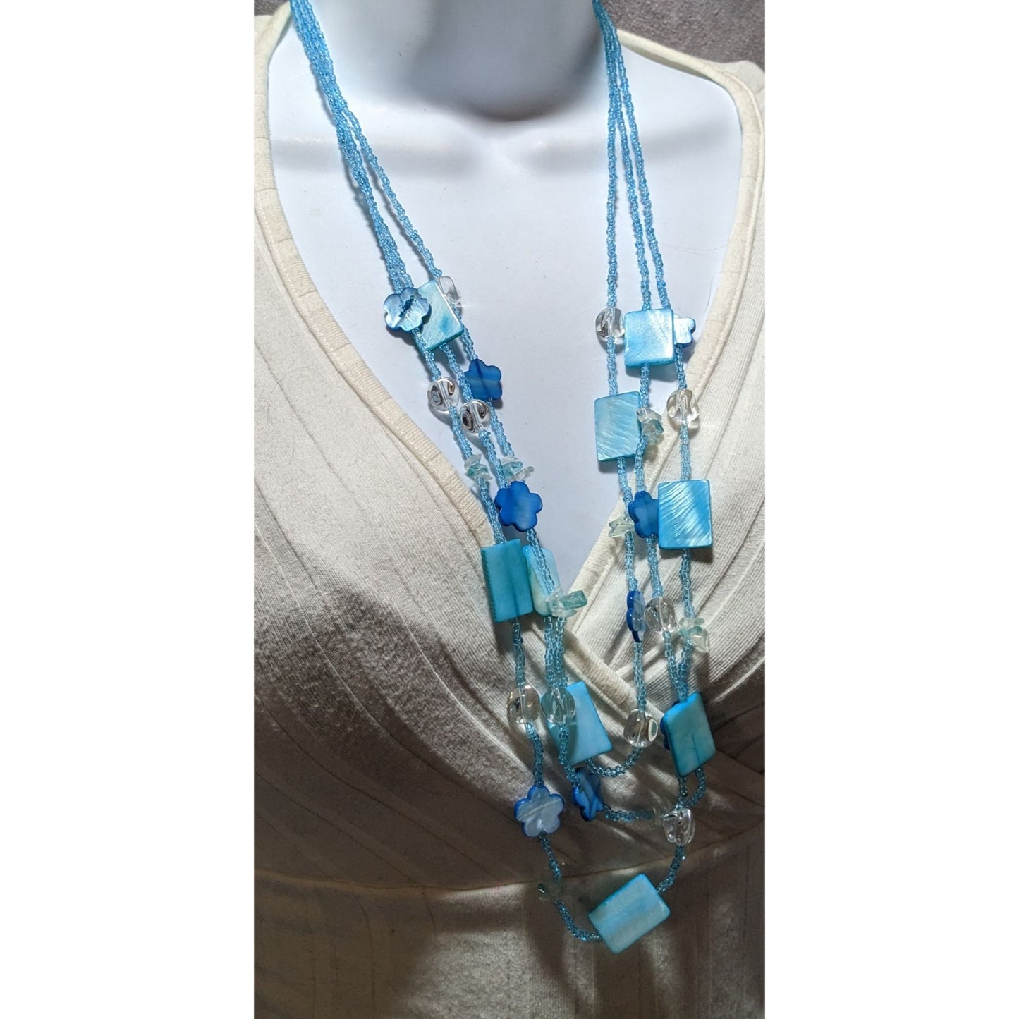 Blue Glass Shell Floral Beaded Necklace