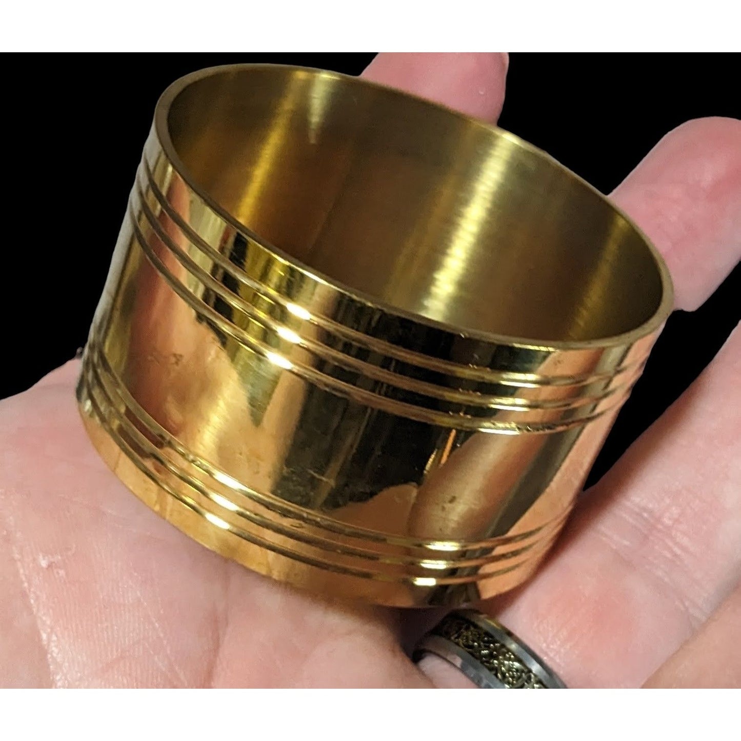 Ribbed Brass Napkin Rings (6)