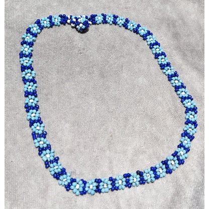 Retro Blue Daisy Beaded Necklace