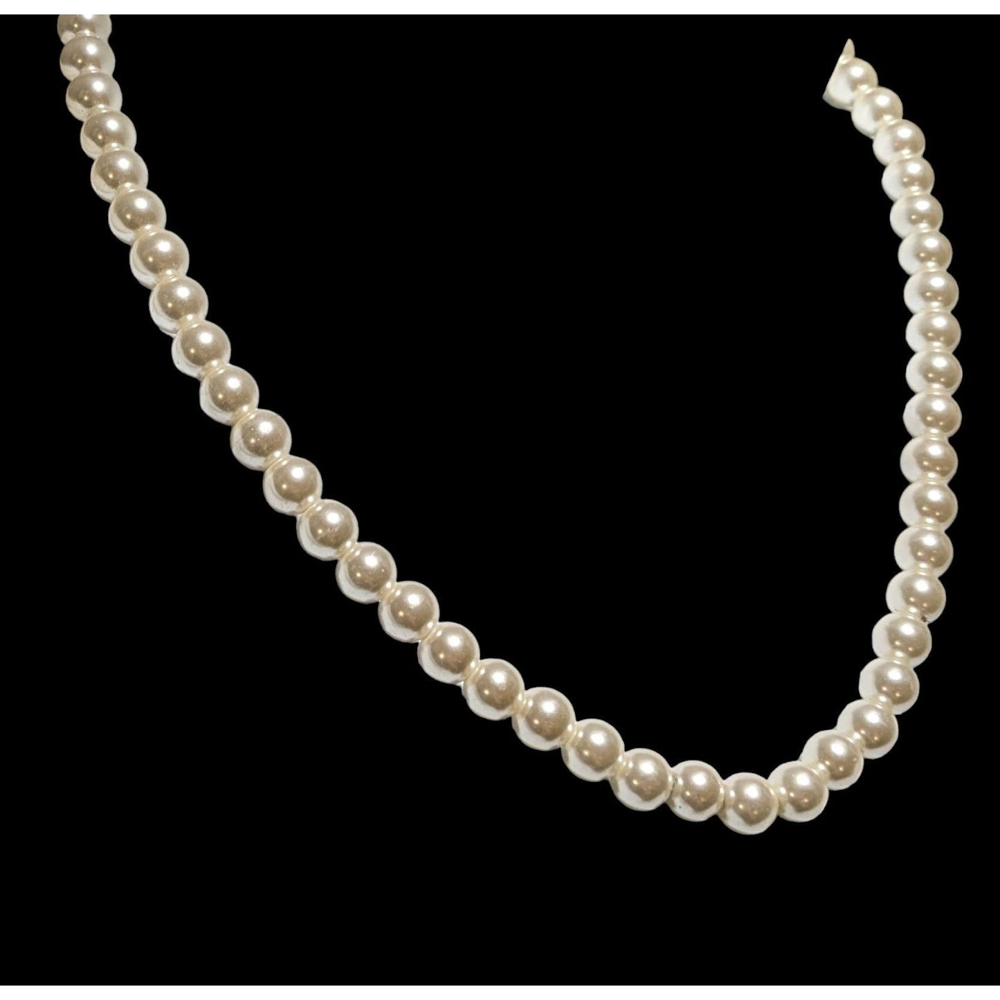 SU Vintage Faux Pearl Necklace