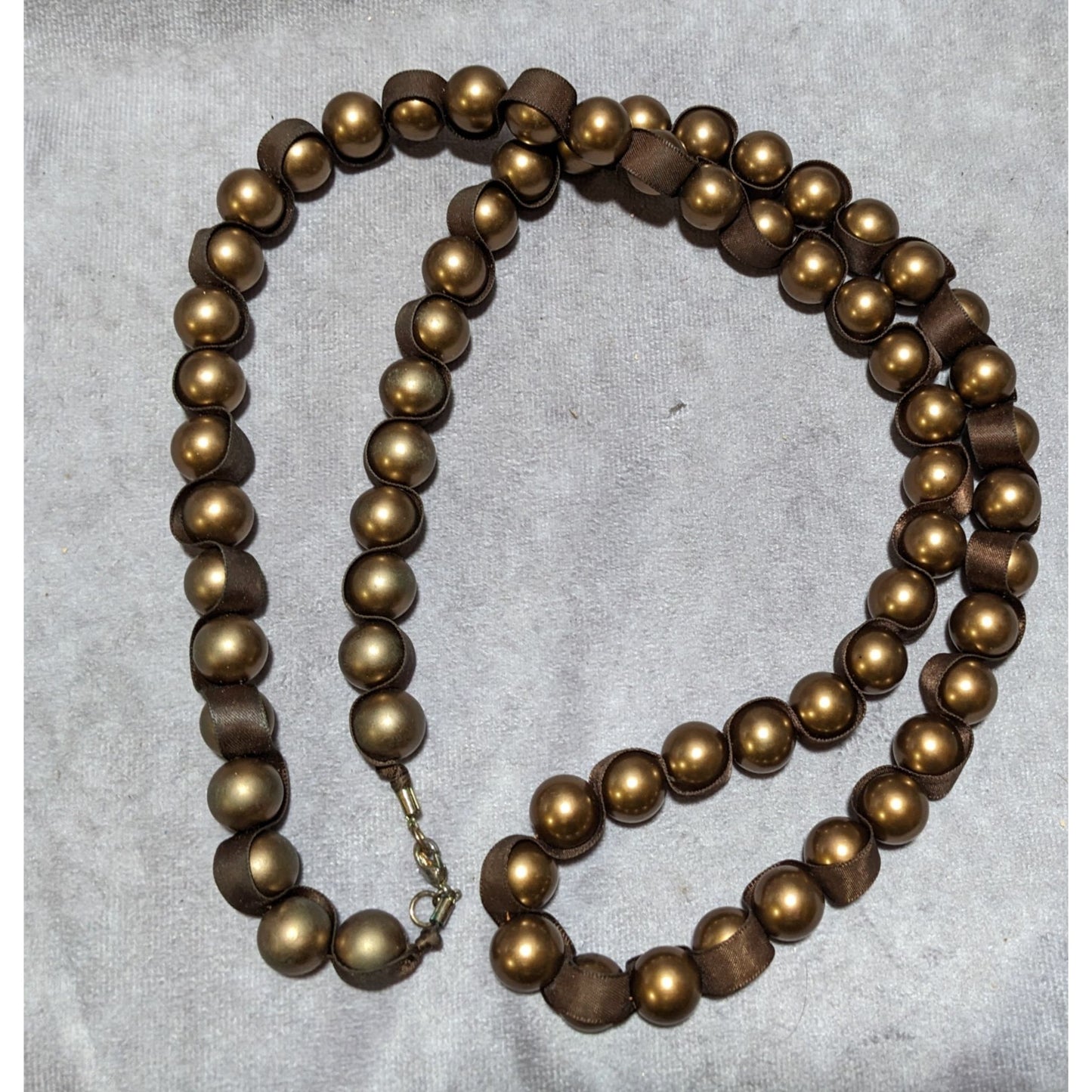 Brown Pearl Ribbon Necklace