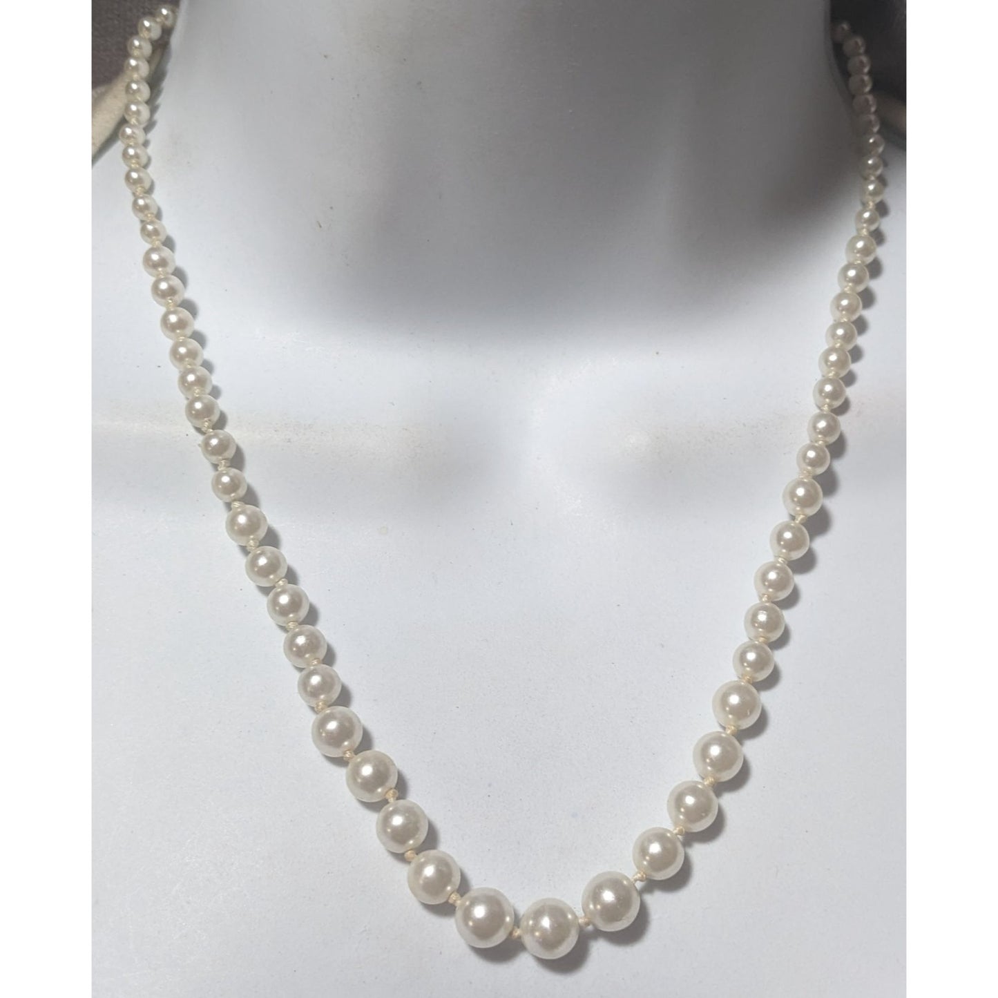 Simple White Graduated Faux Pearl Necklace