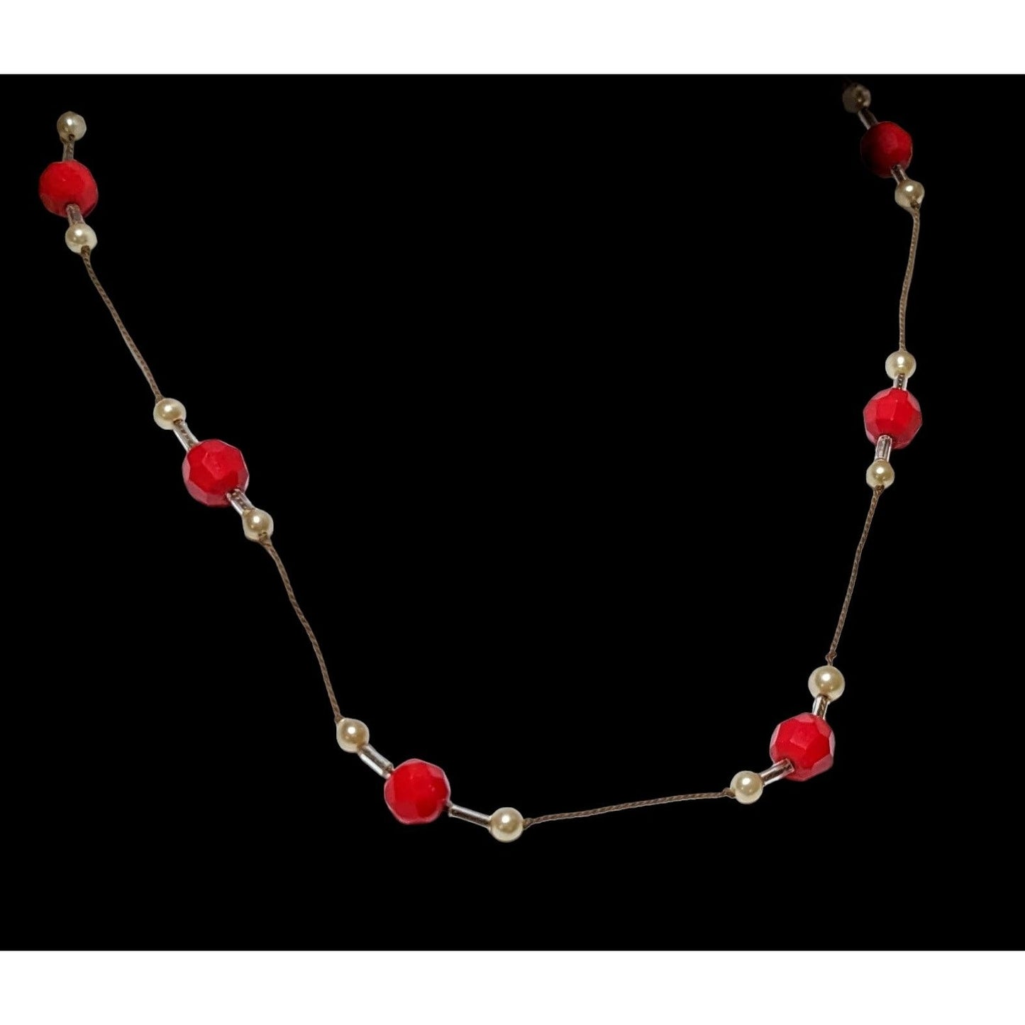 Minimalist Red And White Glass Pearl Beaded Necklace