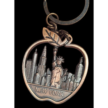 Retro NYC New York Apple Souvenir Keychain Statue of Liberty Skyline