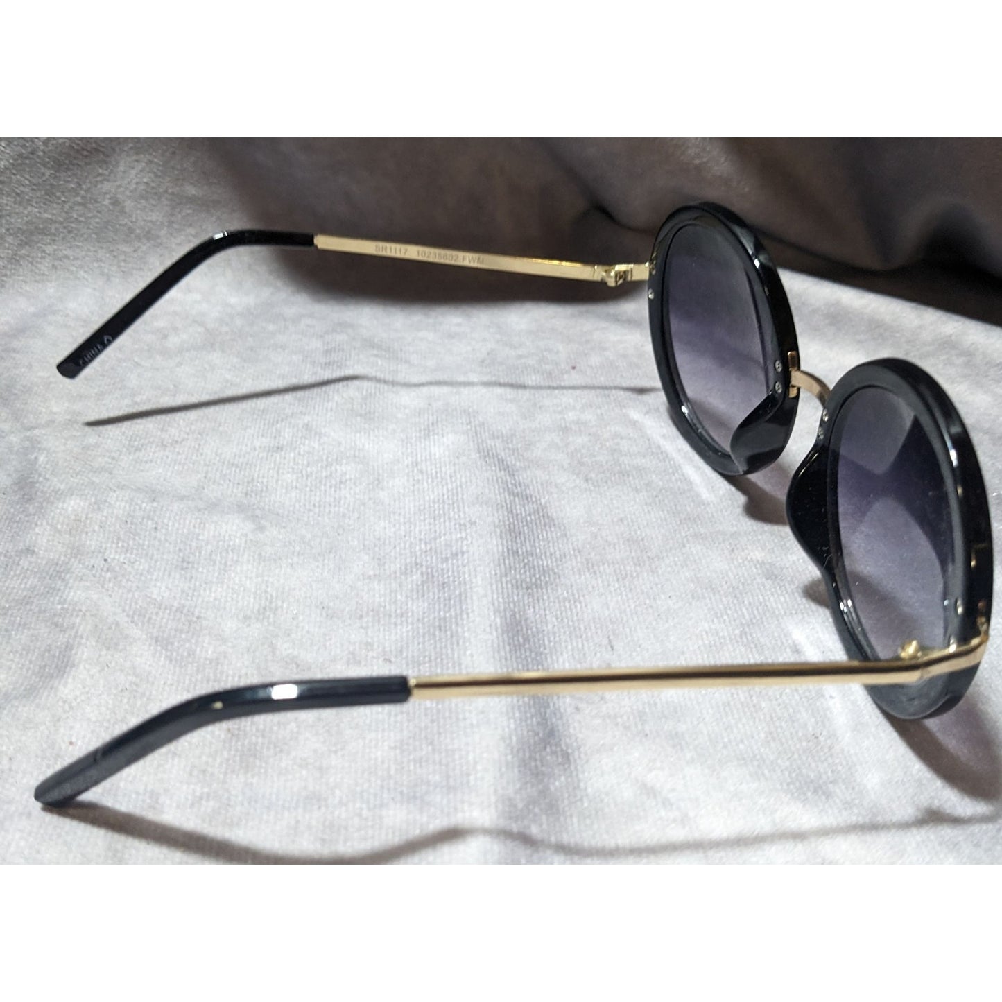 Foster Grant Tyra Vintage Retro Round Sunglasses