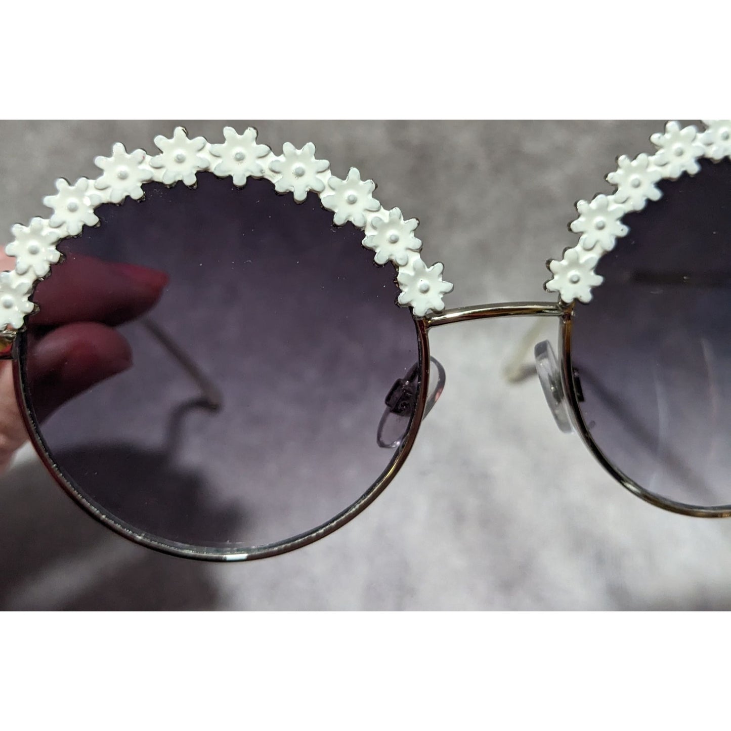 Foster Grant Retro Daisy Sunglasses