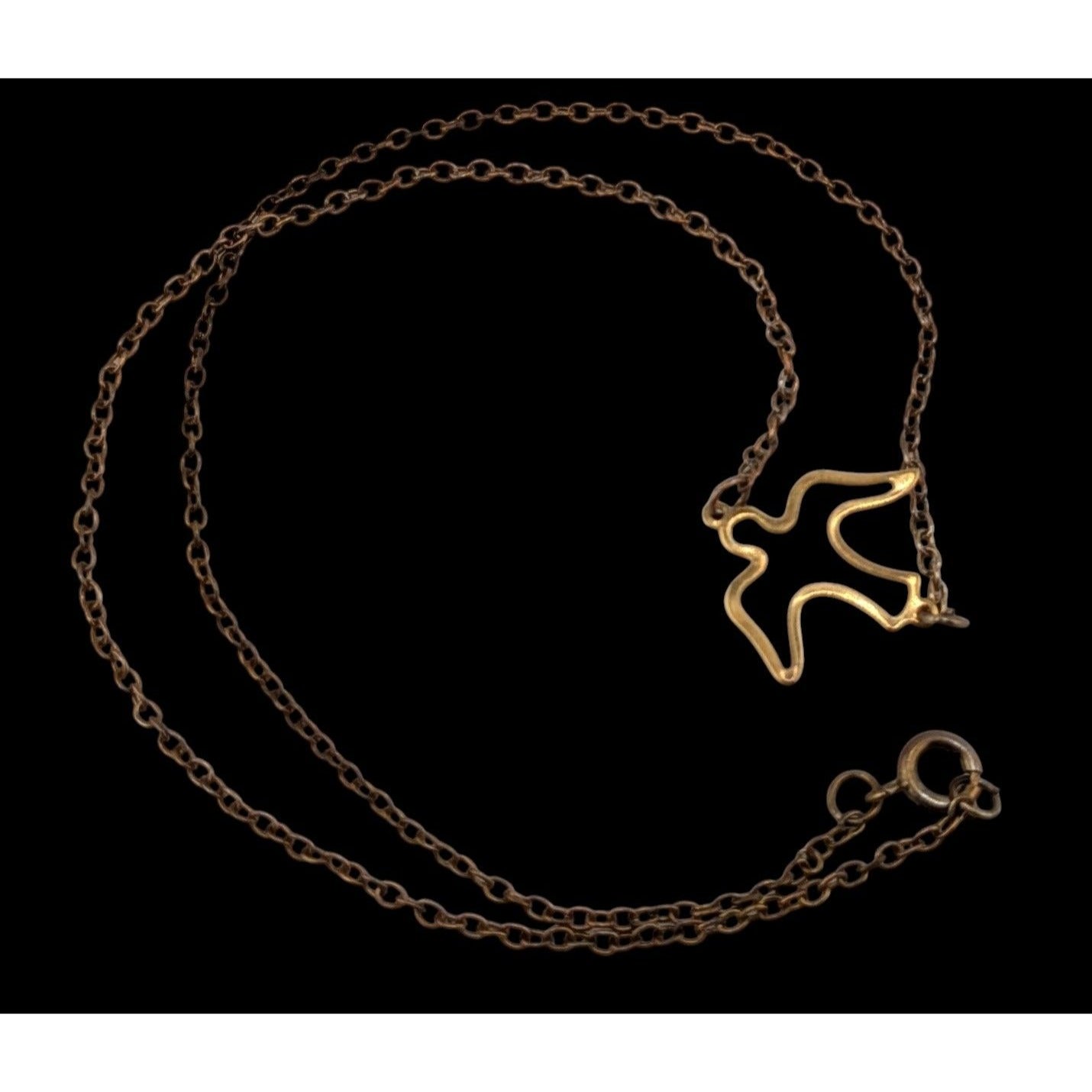 Minimalist Dove Pendant Necklace With Delicate Chain