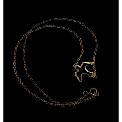 Minimalist Dove Pendant Necklace With Delicate Chain