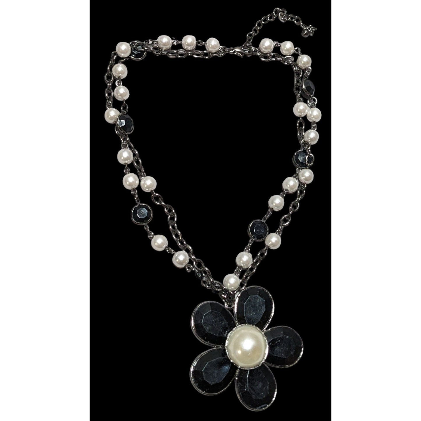 Mod Pearl Flower Necklace