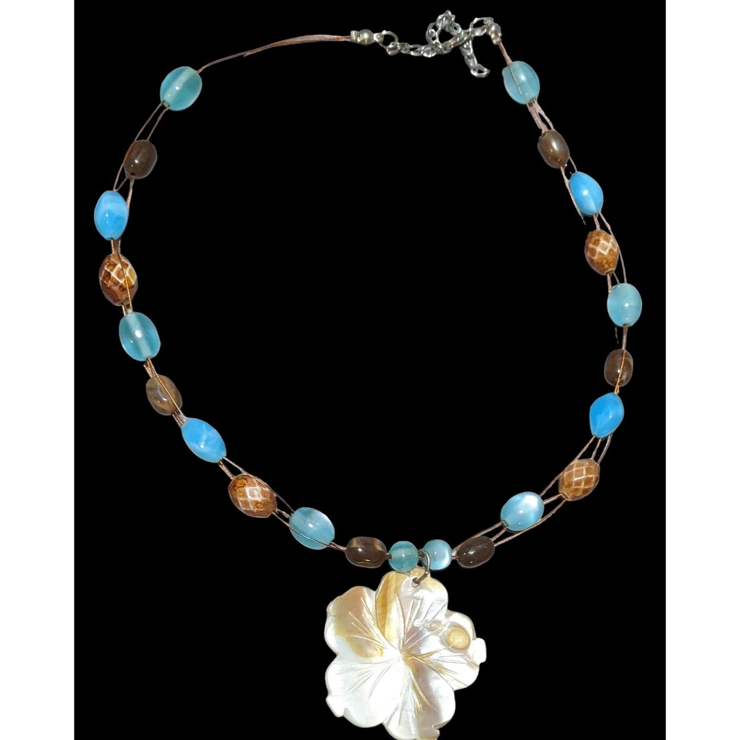 Vintage Mother Of Pearl Flower Beaded Necklace