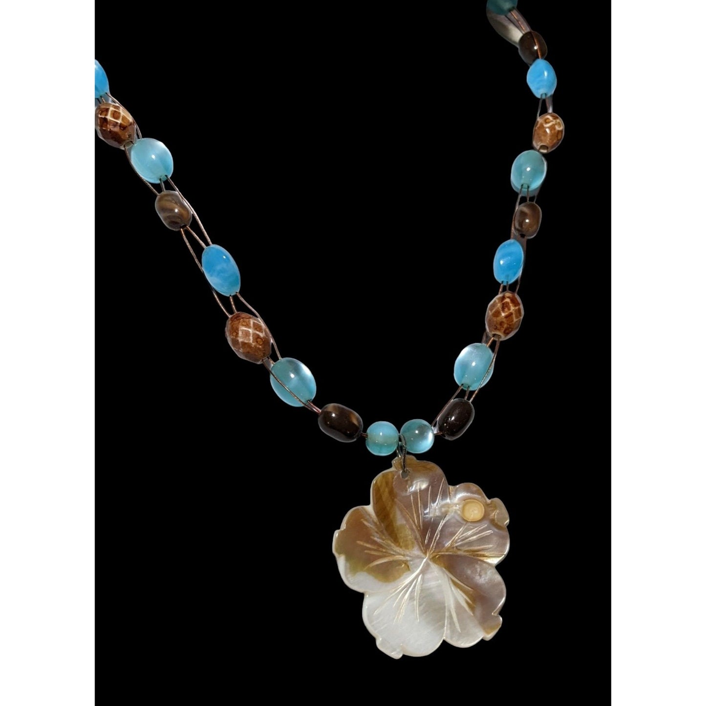 Vintage Mother Of Pearl Flower Beaded Necklace