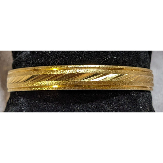 Vintage Classic Luxe Trifari Gold Tone Engraved Hinged Bangle Bracelet