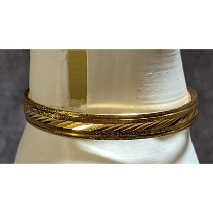 Vintage Classic Luxe Trifari Gold Tone Engraved Hinged Bangle Bracelet